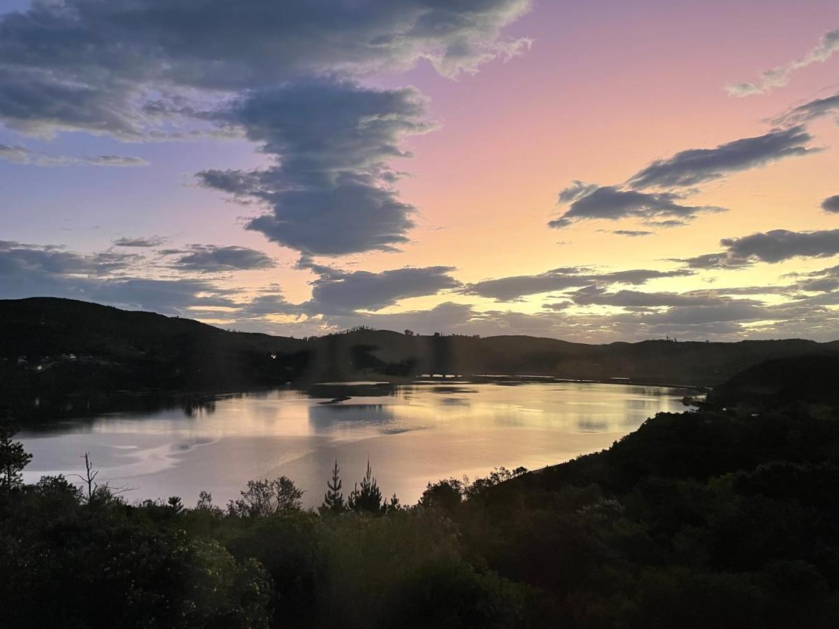 Moonriver Cottage, Prime Lagoon Views & Solar Power Knysna Esterno foto